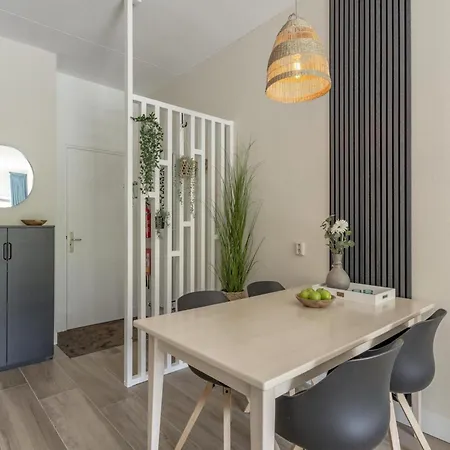 Cozy Beachside Apartment