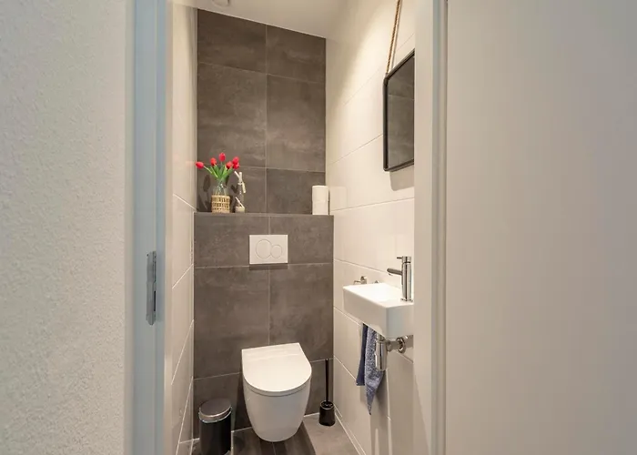 By The In Netherlands Apartman